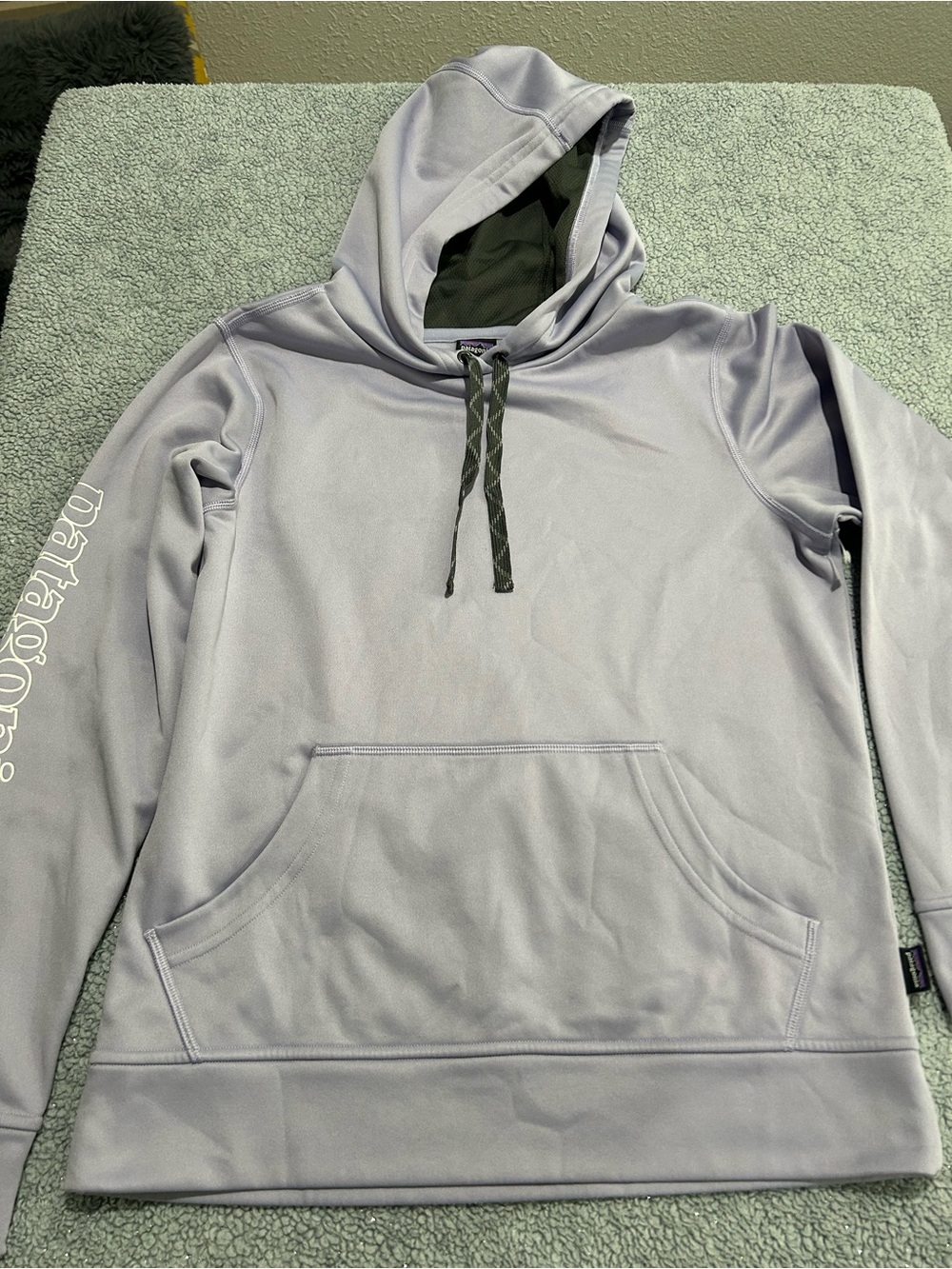 Patagonia Lilac women’s Hooded Pullover with Green Drawcord